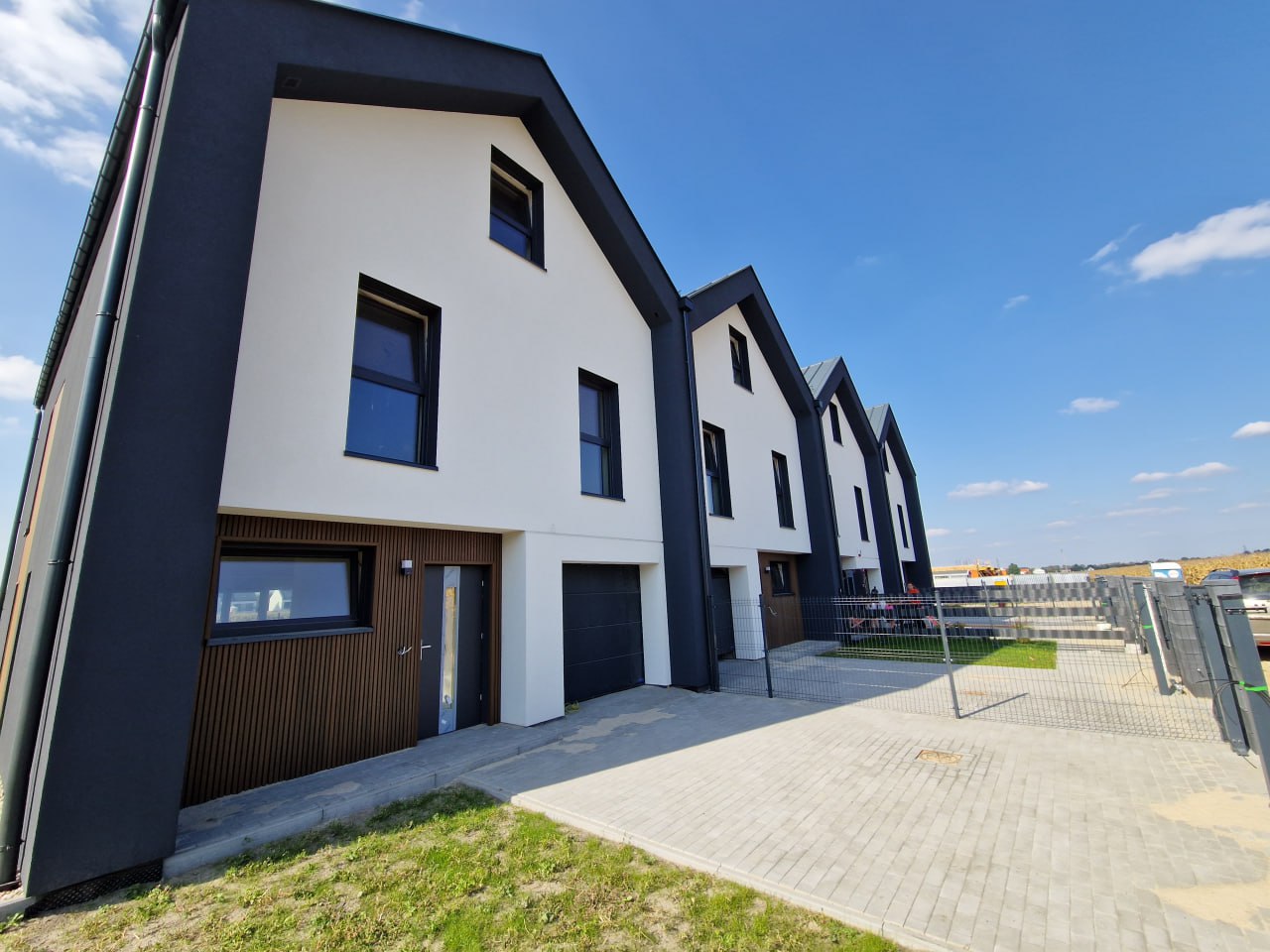 Next-Generation Facade Systems Legro FS21 and FS15: Aesthetics, Practicality, and Versatility