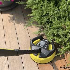 Places with high footfall. Why is decking the ideal choice for them?