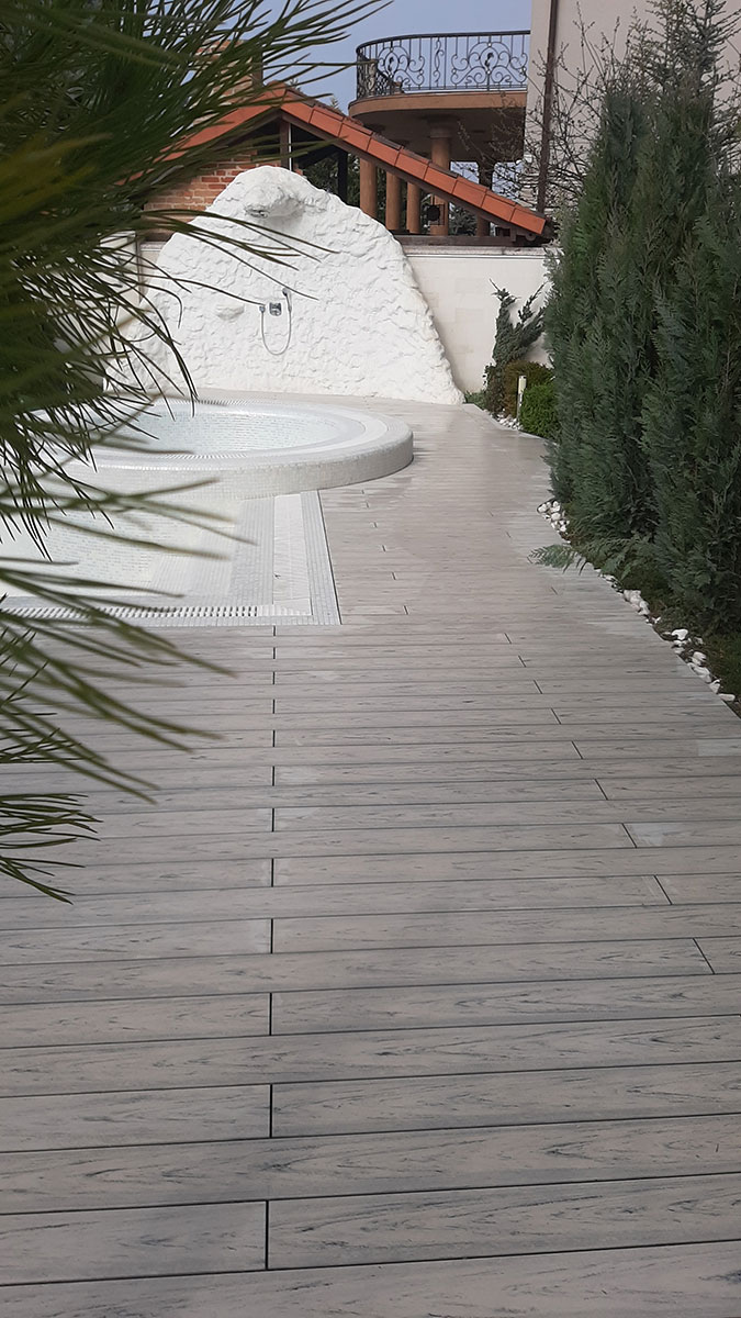 Light composite terraces: hope and reality