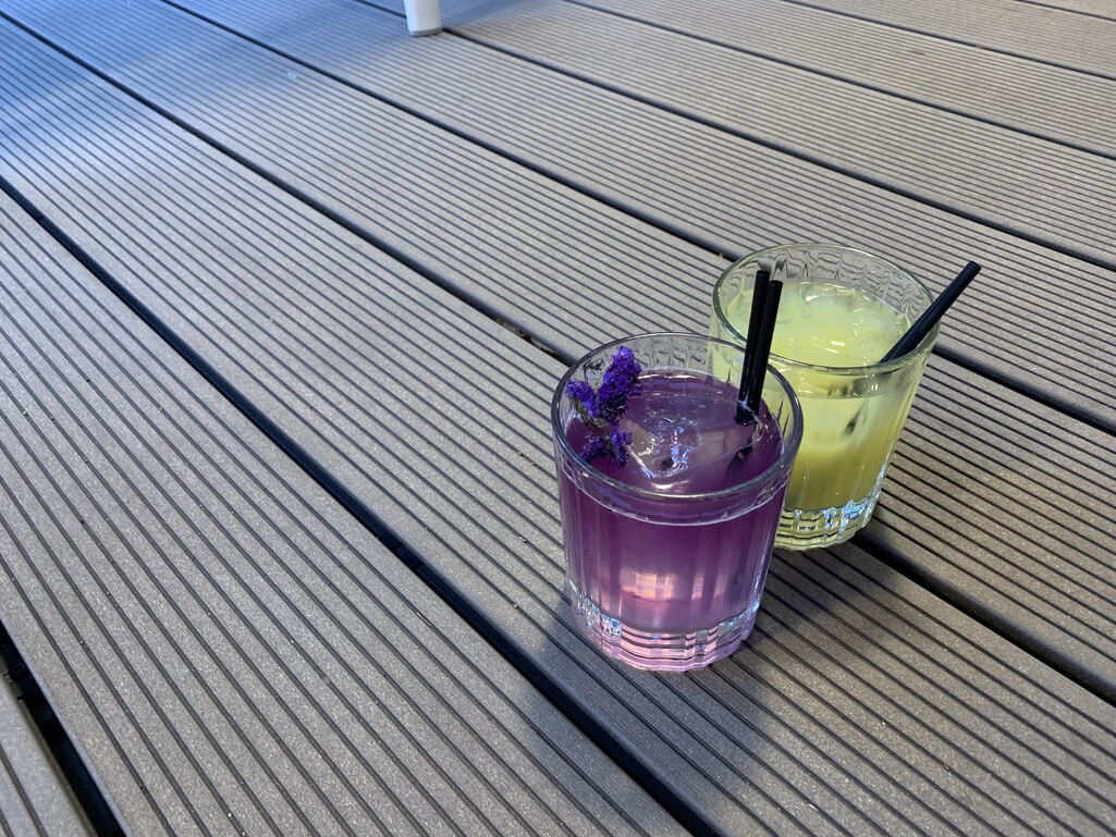 The texture and color of the decking. Which one to choose?